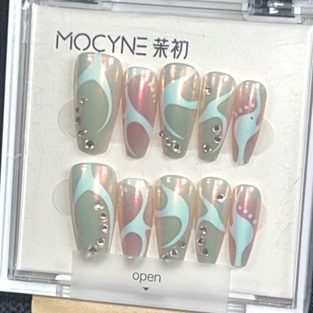 Abstract Swirl Press On Nails Rhinestone Glossy Y2K Retro Nail Set Medium Length